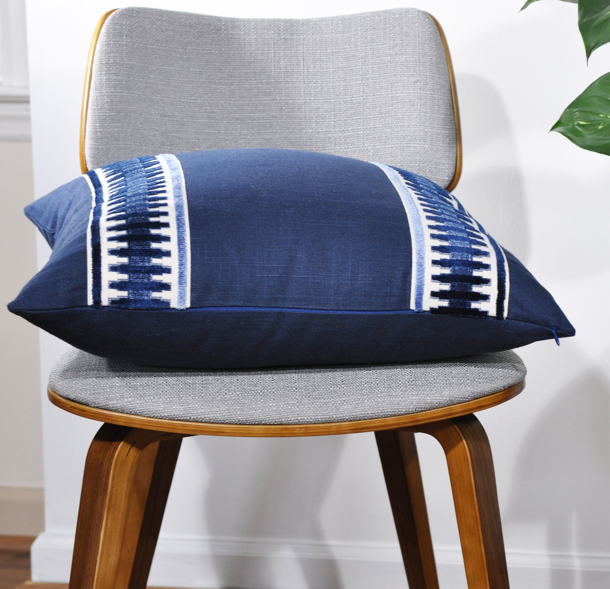 navy throw pillows